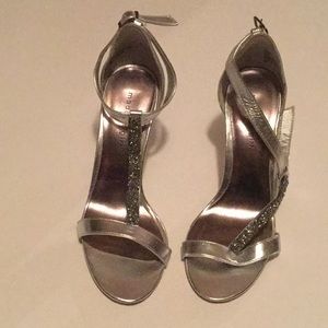 4” Silver heel with Stone accent